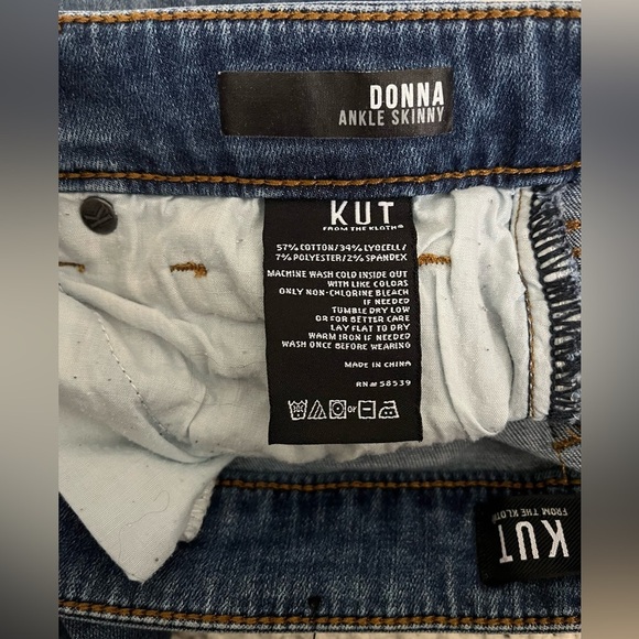 Kut From the Kloth Women's Donna Ankle Skinny Blue Jeans w/Frayed Hem; Size 6 - Picture 6 of 10